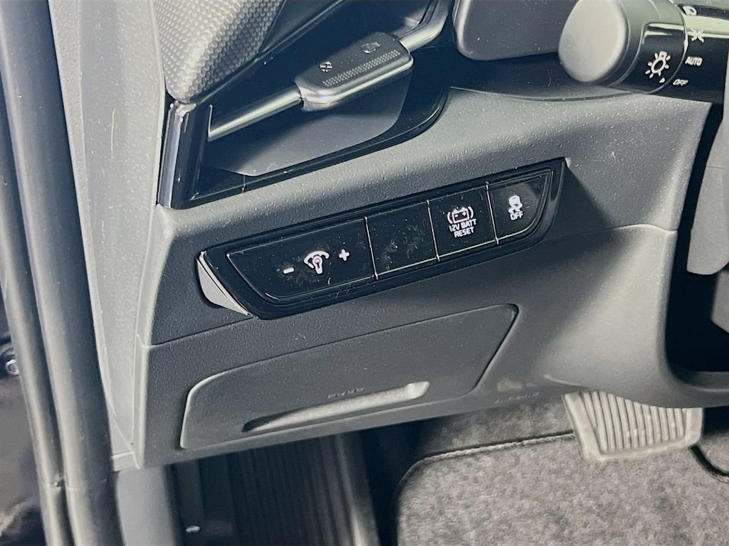 New 2026 Kia Niro LX FWD image 10