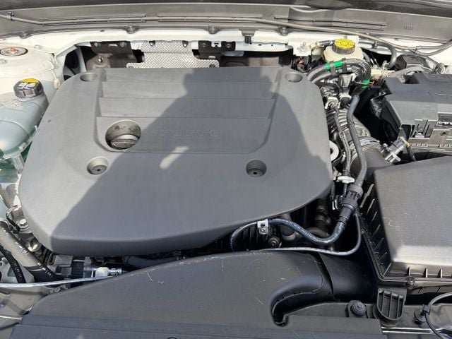 Used 2023 Volvo XC40 B4 Core w/ Convenience Package FWD image 21