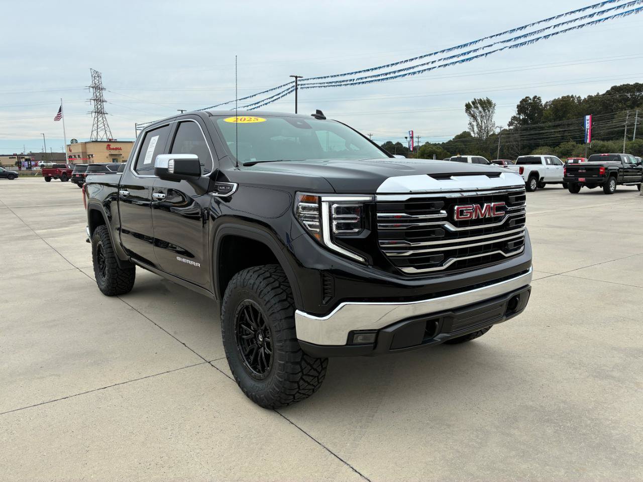 Used 2025 GMC Sierra 1500 SLT AWD/4WD image 4