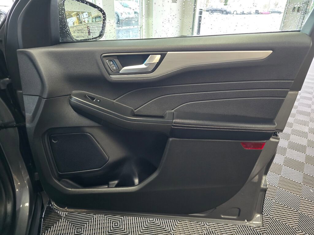 Used 2024 Ford Escape Platinum image 44