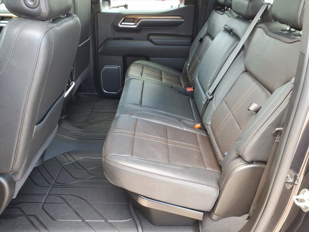 Certified 2023 Chevrolet Silverado 1500 High Country w/ Technology Package image 13