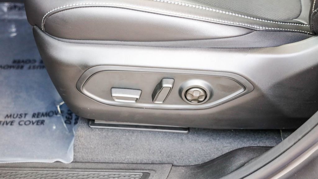 New 2025 Jeep Grand Cherokee L Altitude image 24