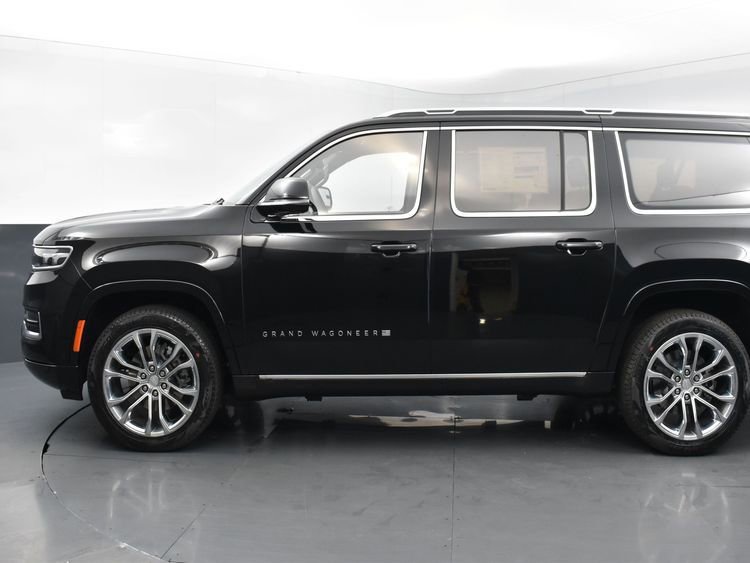 Used 2023 Jeep Grand Wagoneer L Series II w/ Premium Group II image 2