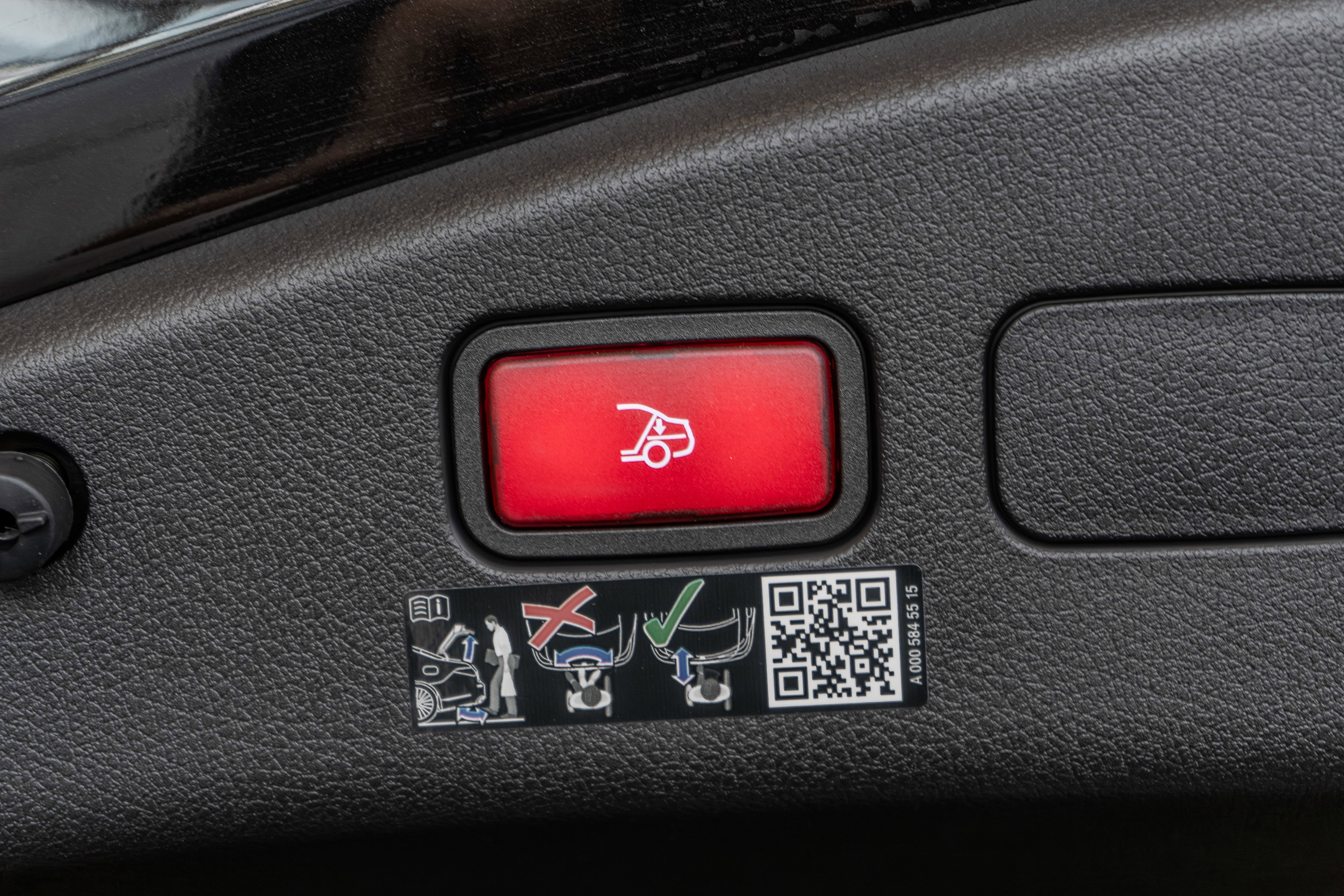 New 2026 Mercedes-Benz CLE 53 AMG 4MATIC Cabriolet image 39