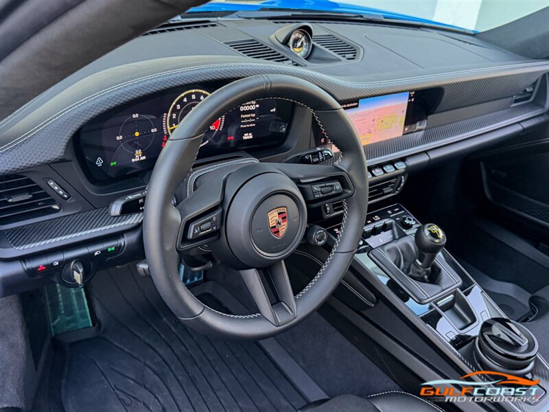 Used 2025 Porsche 911 GT3 RWD image 30