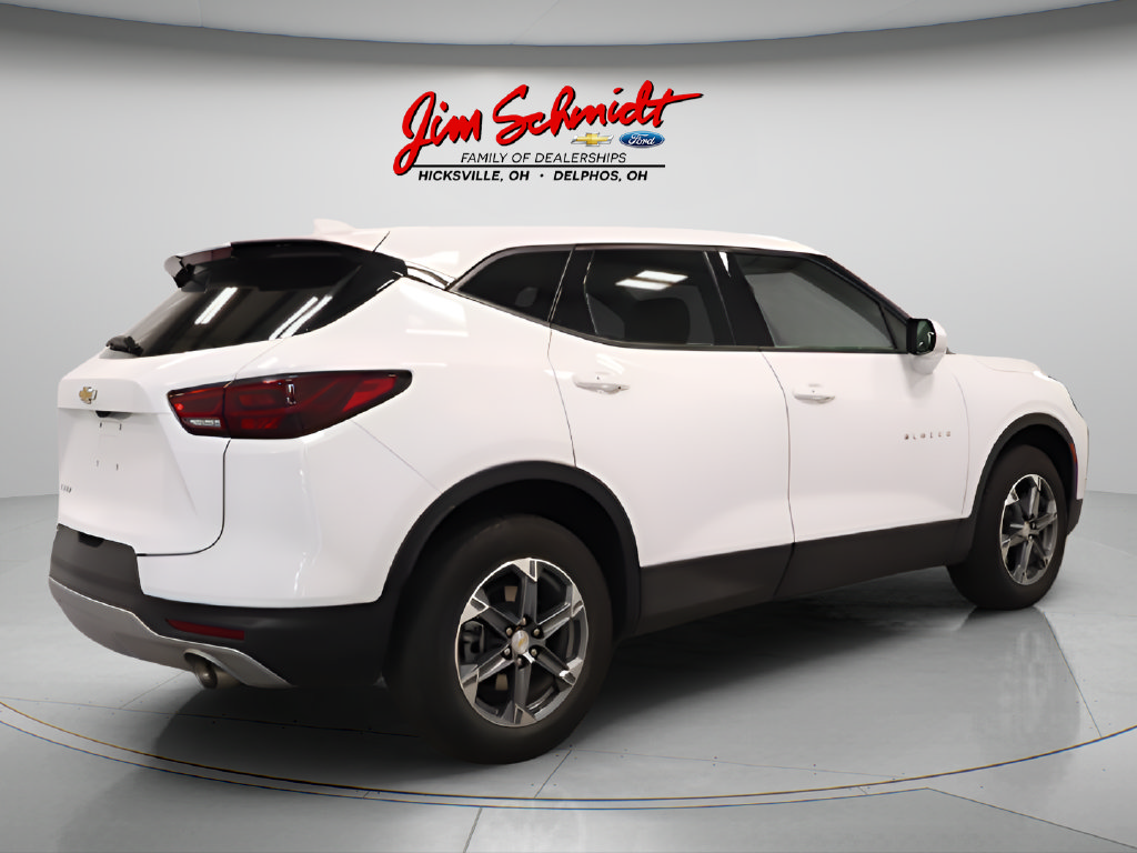 Used 2025 Chevrolet Blazer LT FWD image 6