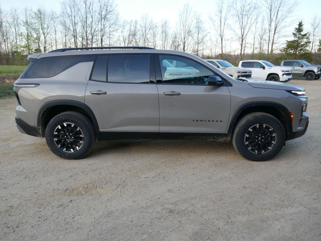 New 2026 Chevrolet Traverse Z71 w/ Enhanced Driving Package AWD/4WD image 3