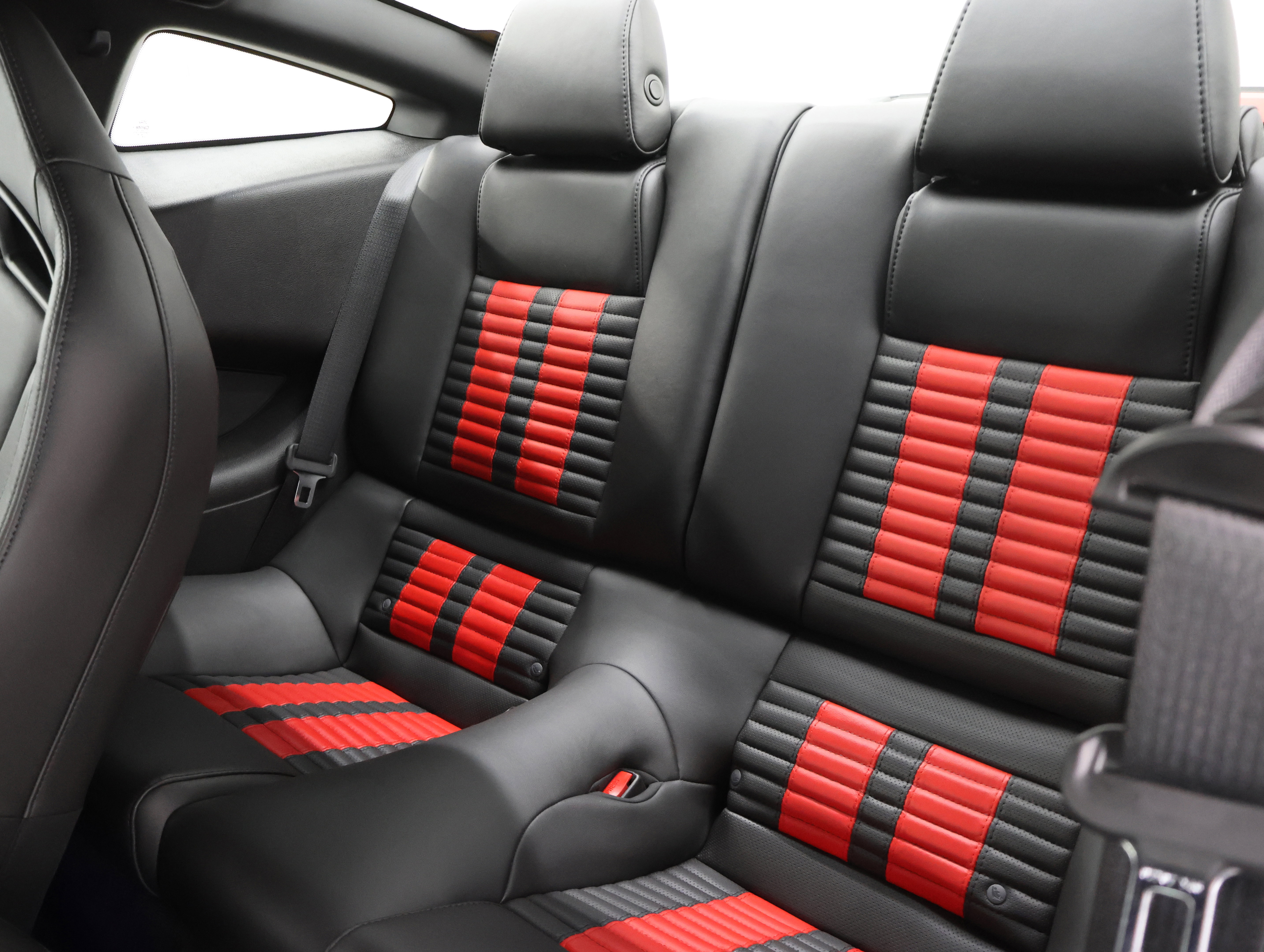 Used 2013 Ford Mustang Shelby GT500 RWD image 9