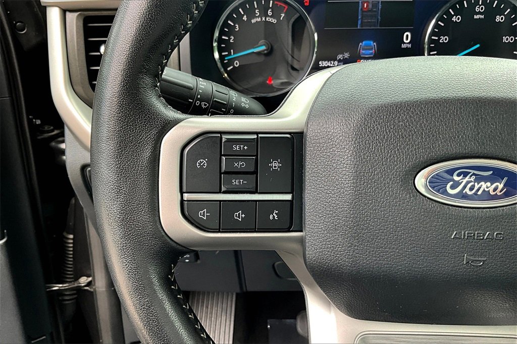 Used 2024 Ford Expedition XLT image 11