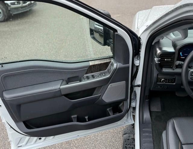 New 2026 Ford F250 Lariat w/ Black Appearance Package image 13
