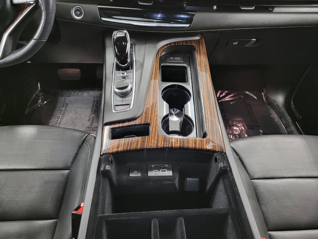 Certified 2021 Cadillac Escalade Premium Luxury w/ LPO, Radiant Package image 18