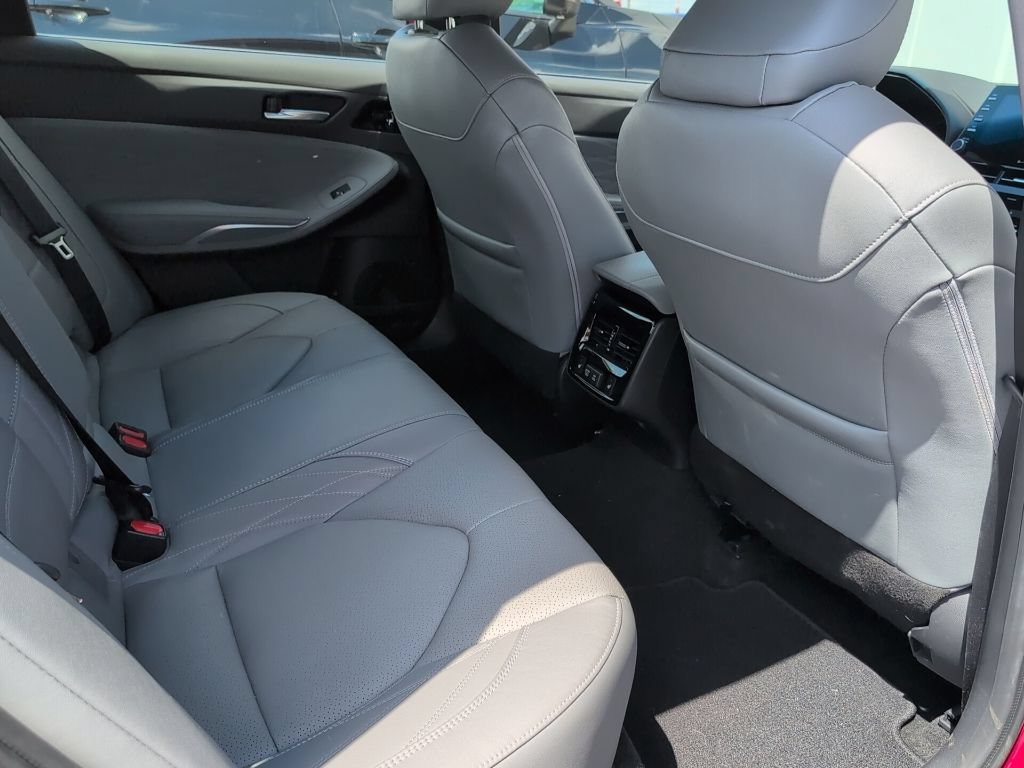 Used 2021 Toyota Avalon Limited w/ Advanced Safety Package FWD image 9