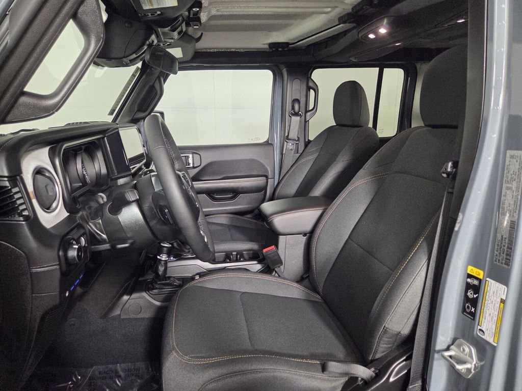 Used 2025 Jeep Wrangler Sahara w/ Safety Group image 12