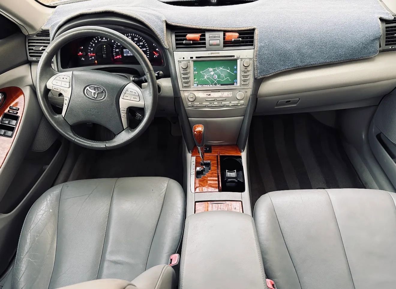 Used 2011 Toyota Camry XLE w/ XLE Extra-Value Pkg #1 image 2