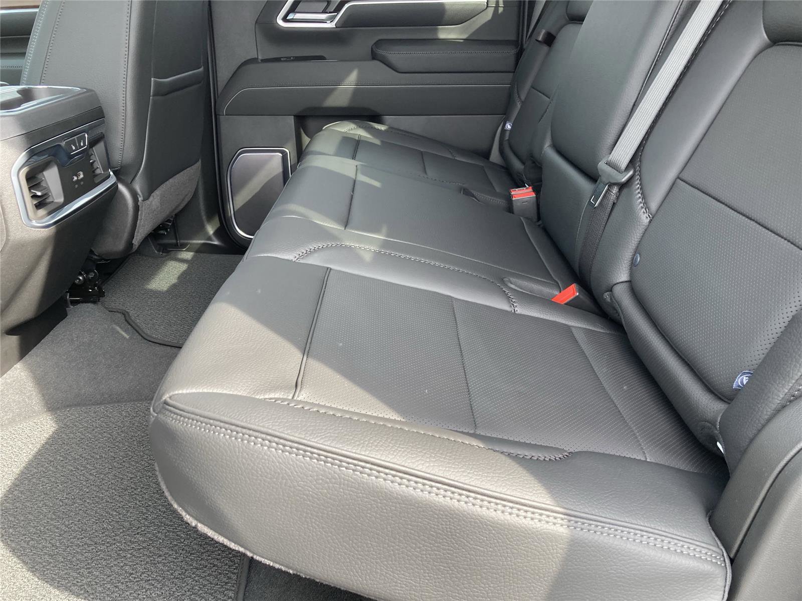 New 2026 GMC Sierra 2500 Denali w/ Denali Reserve Package image 20