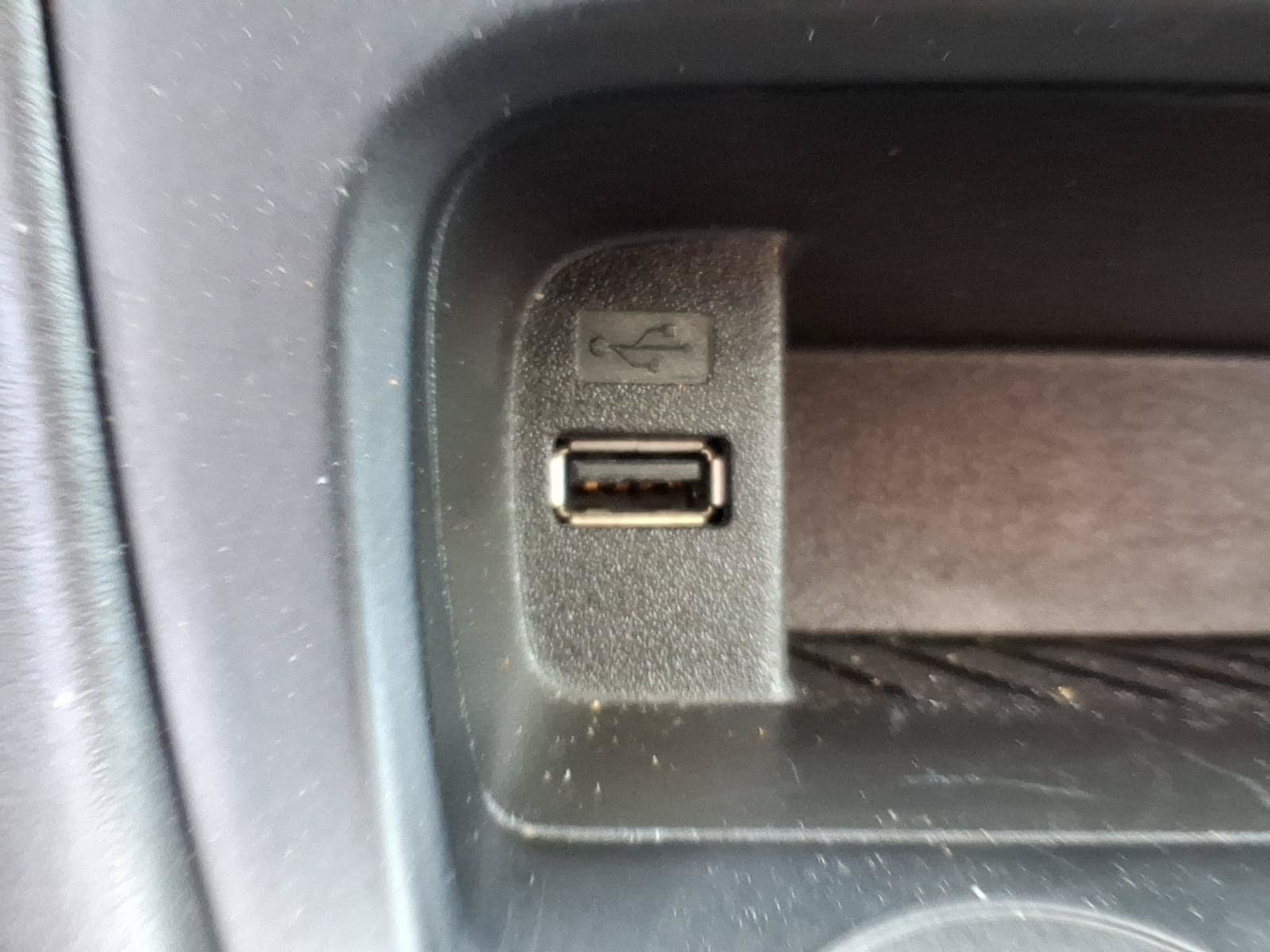 Used 2018 Ford Focus SE w/ Cold Weather Package FWD image 19