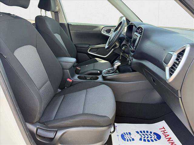 Used 2023 Kia Soul LX image 11
