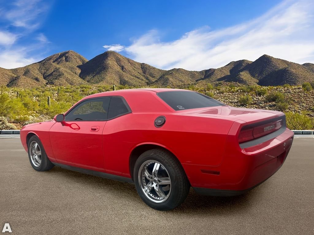 Used 2009 Dodge Challenger SE image 3