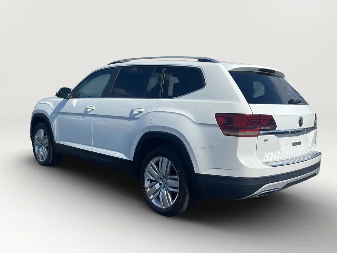 Used 2019 Volkswagen Atlas SE w/ Panoramic Sunroof Package FWD image 3
