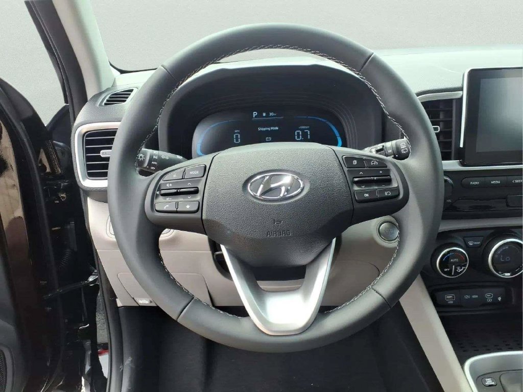 New 2026 Hyundai Venue SEL FWD image 14