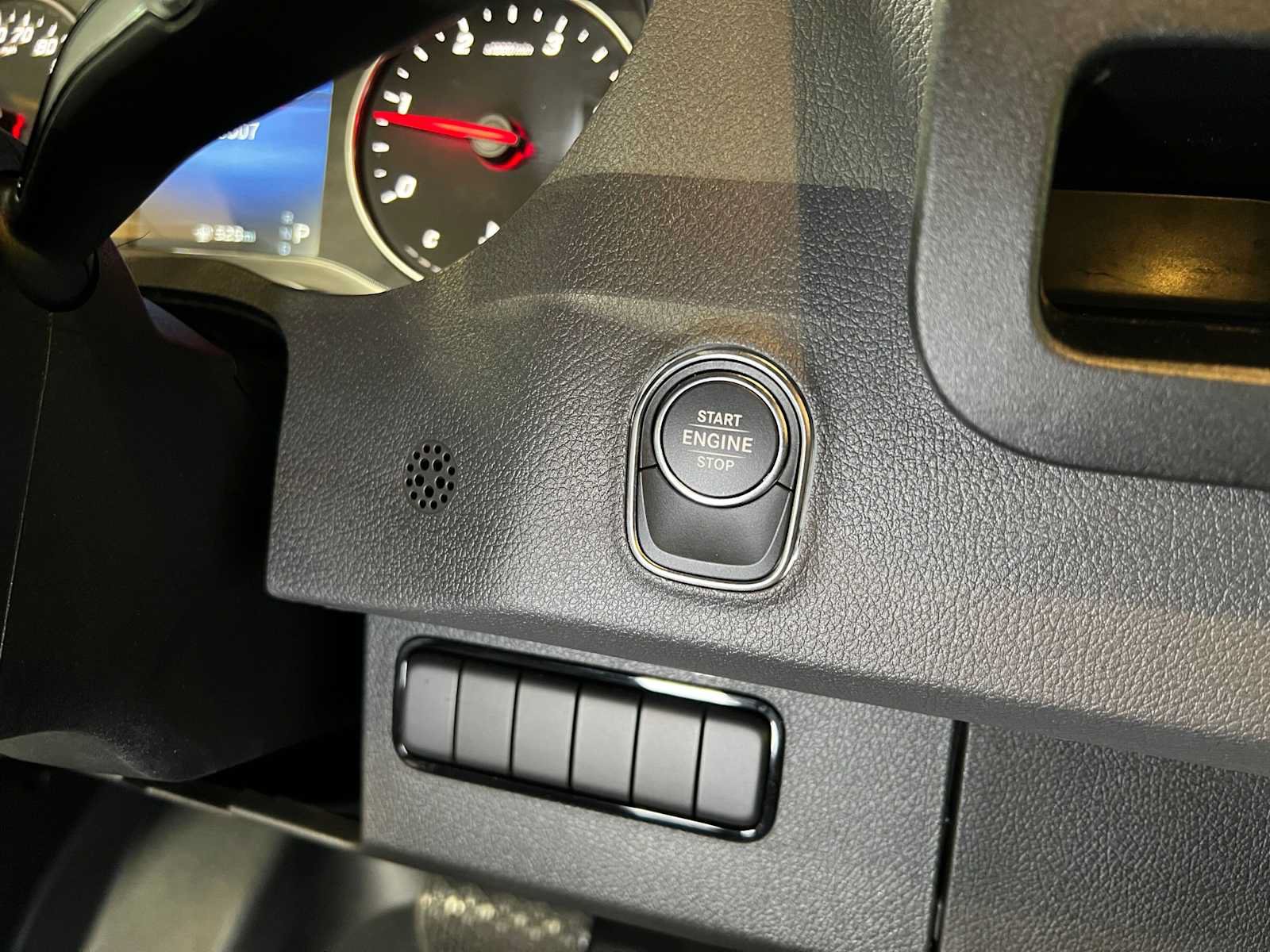Used 2025 Mercedes-Benz Sprinter 2500 image 29