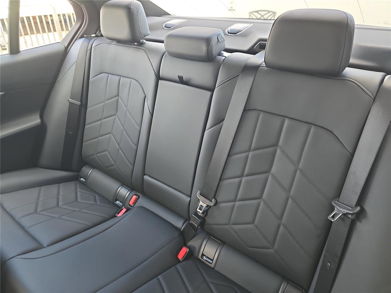 Certified 2025 BMW 530i w/ M Sport Package image 9