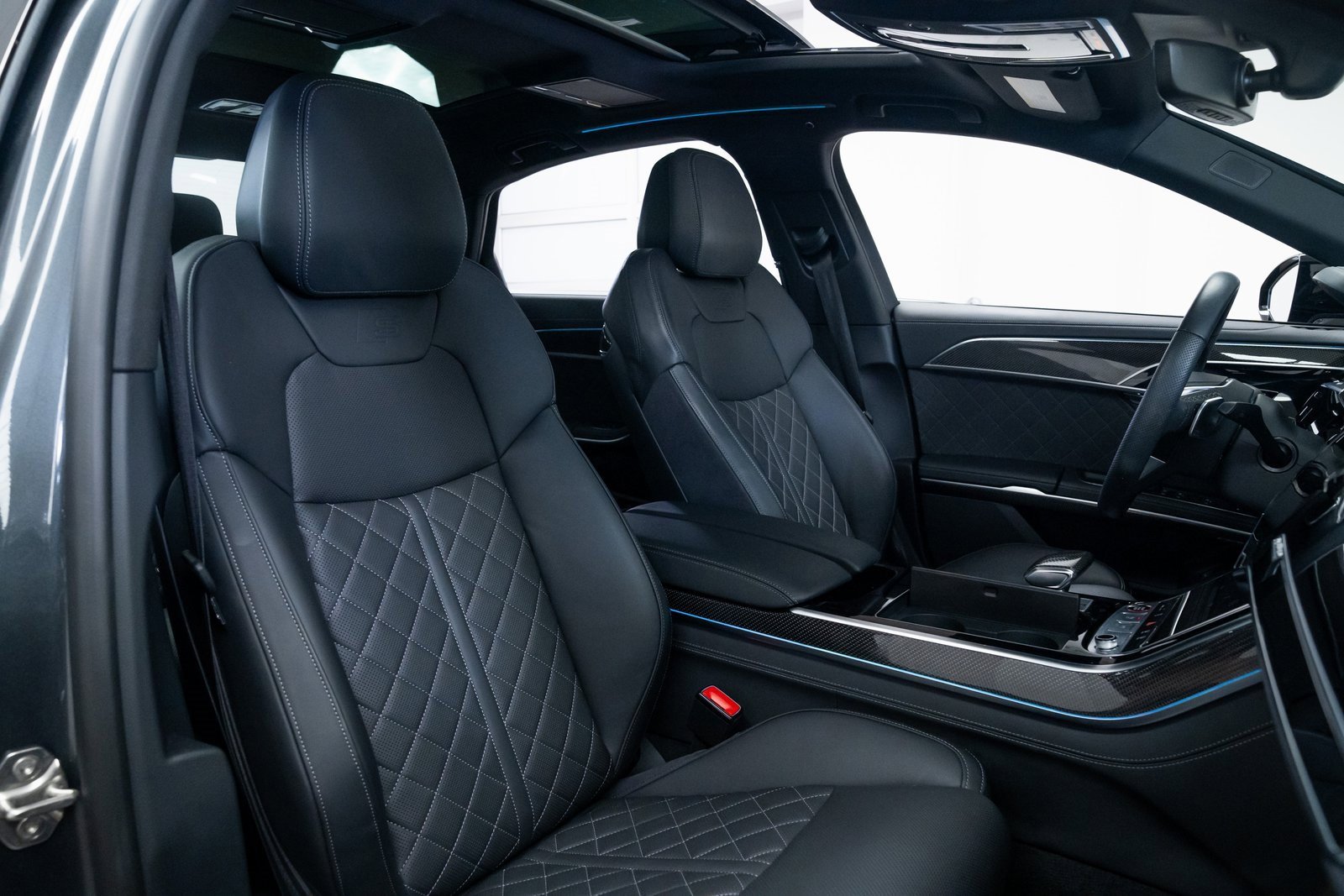 Used 2025 Audi S8 image 27