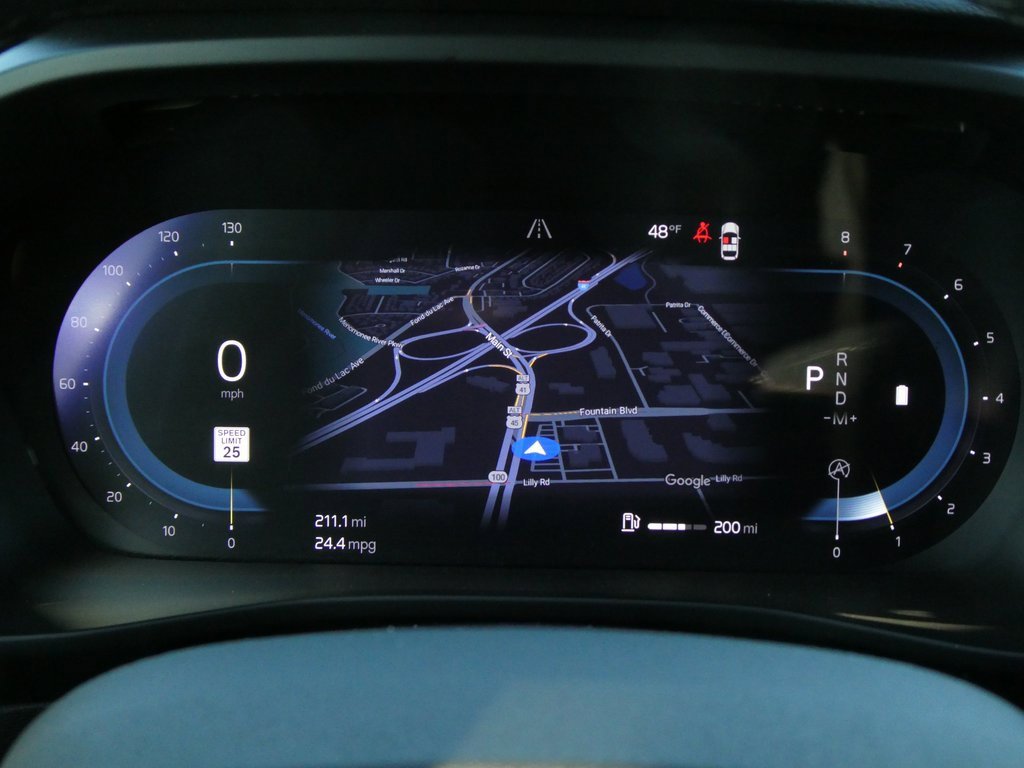 Used 2024 Volvo XC40 B5 Plus image 5