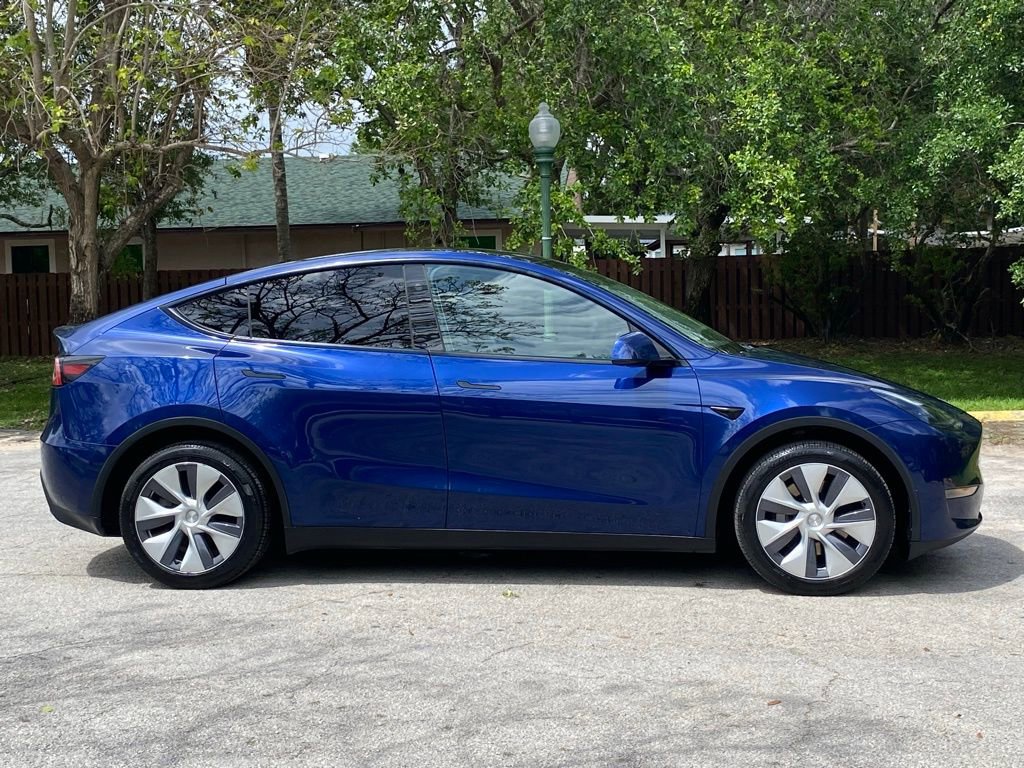 Used 2024 Tesla Model Y Long Range image 10