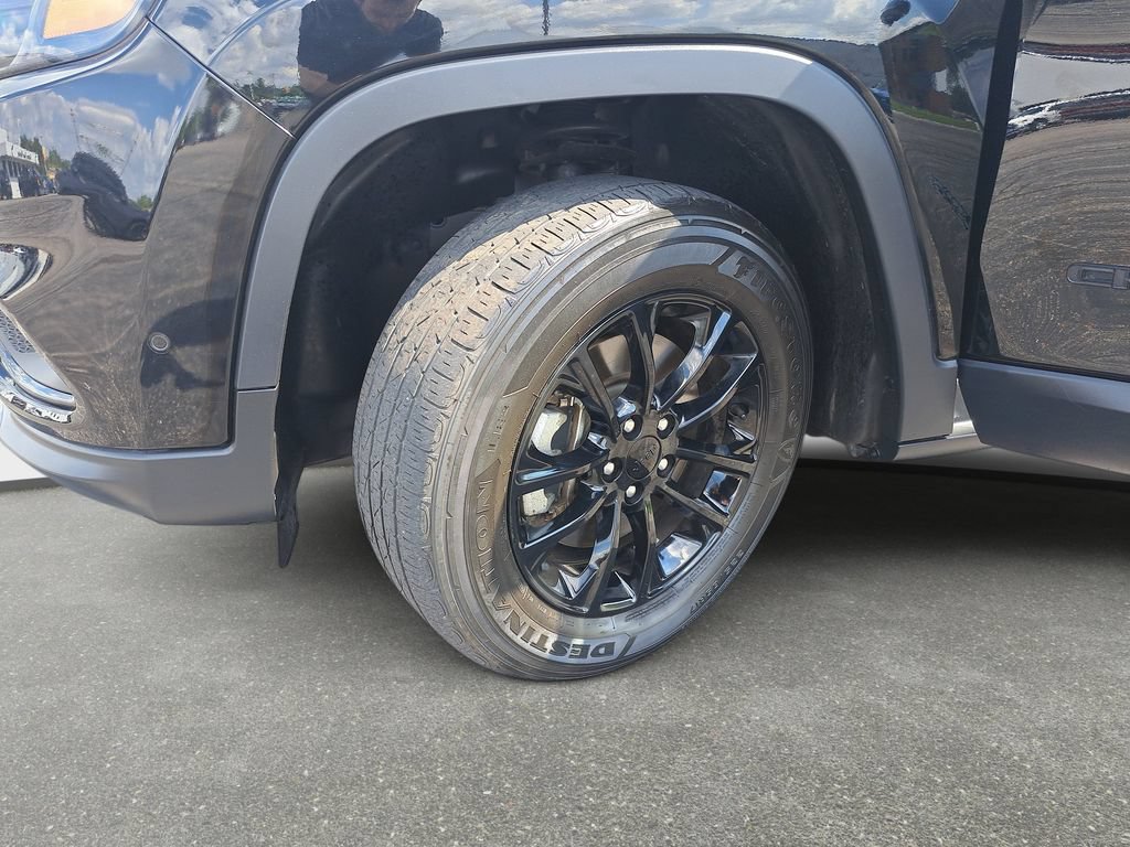 Certified 2023 Jeep Cherokee Altitude Lux AWD/4WD image 31