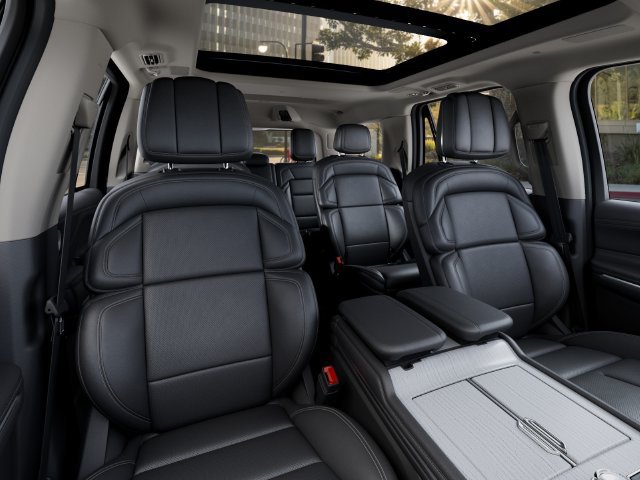 New 2027 Lincoln Navigator Reserve AWD/4WD image 12