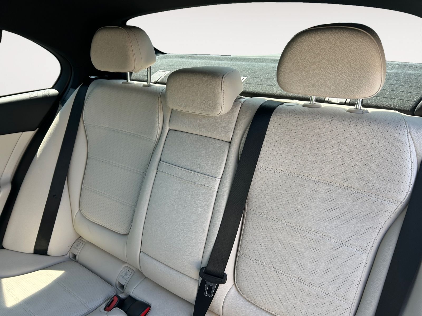 Used 2024 Mercedes-Benz C 300 Sedan image 13