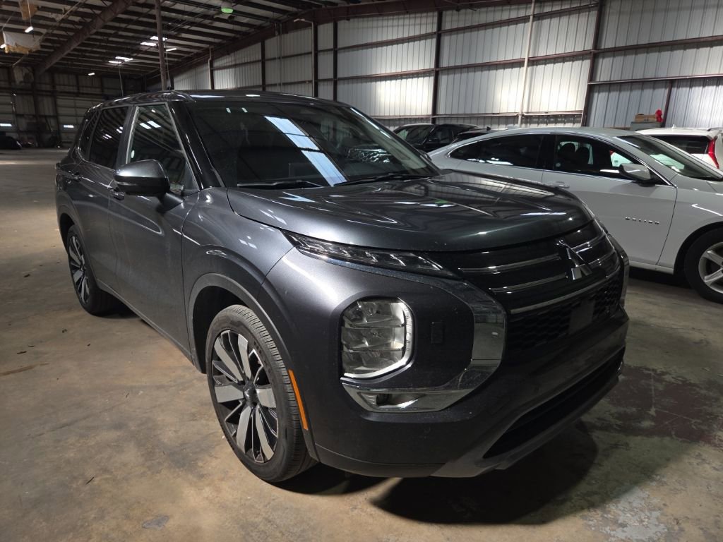 Used 2025 Mitsubishi Outlander SE AWD/4WD image 6