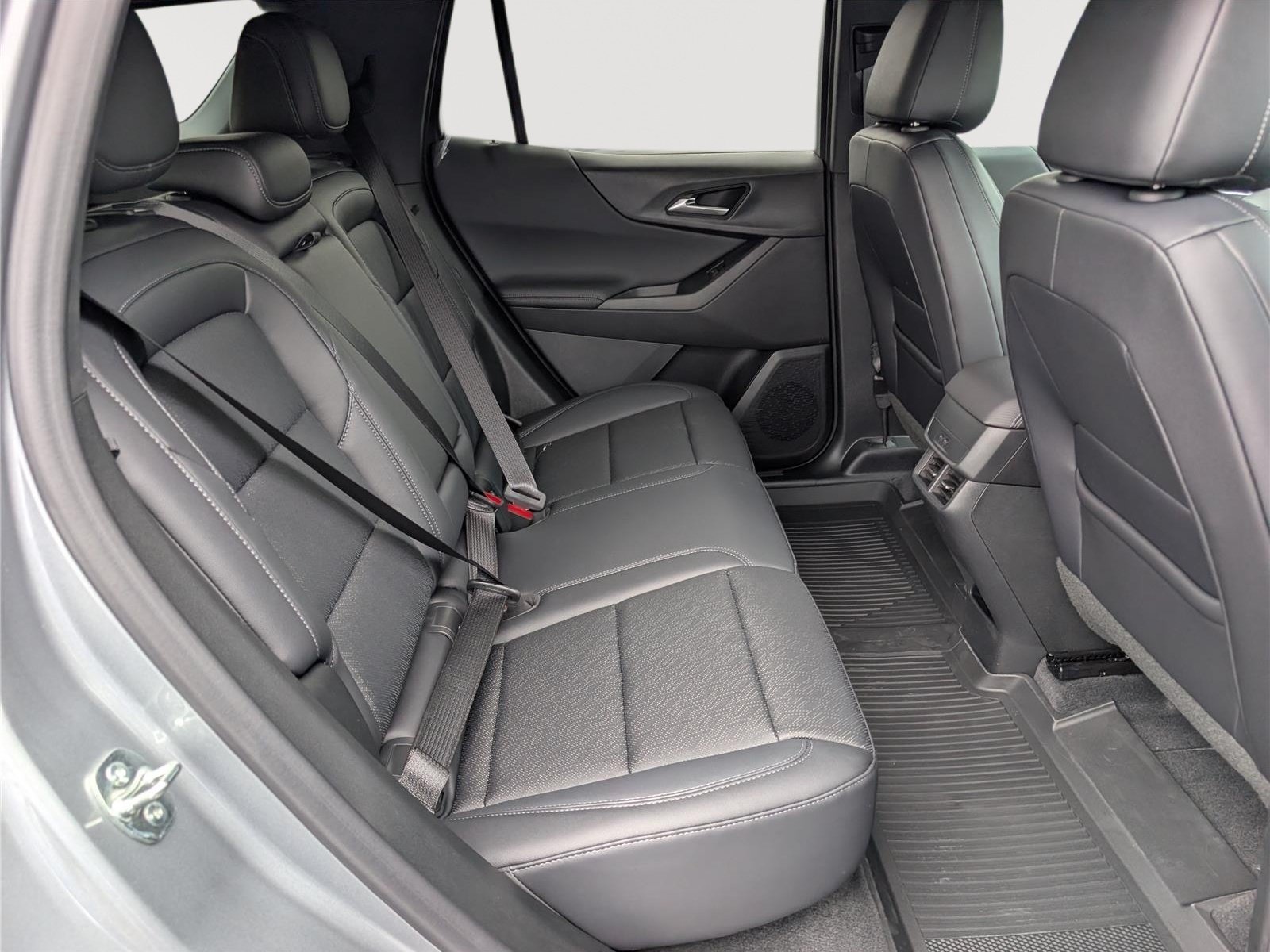 New 2027 Chevrolet Equinox LT w/ Convenience Package II AWD/4WD image 8
