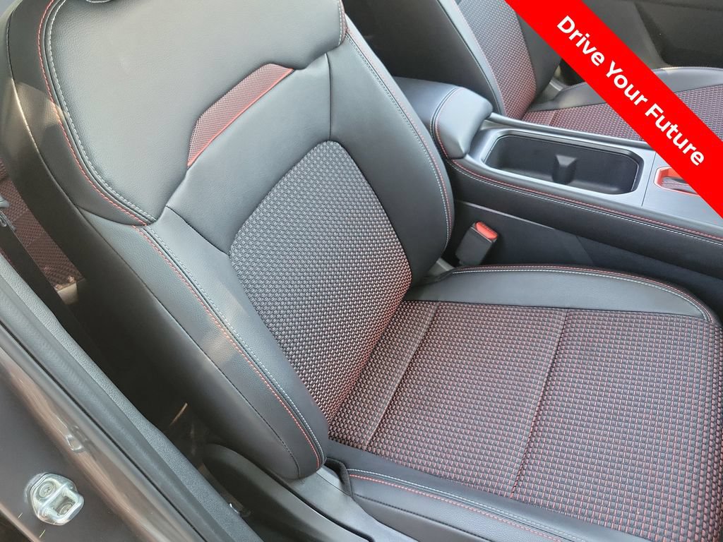Certified 2026 Nissan Kicks SR FWD image 18