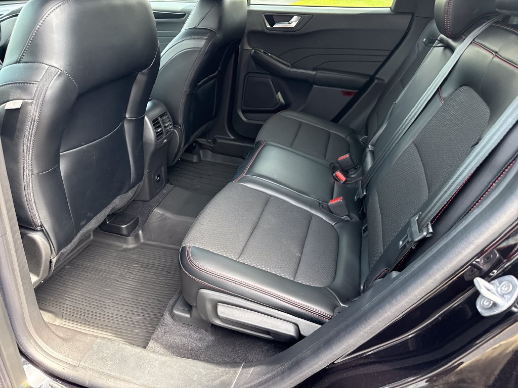 Used 2023 Ford Escape ST-Line w/ Tech Pack #1 AWD/4WD image 19