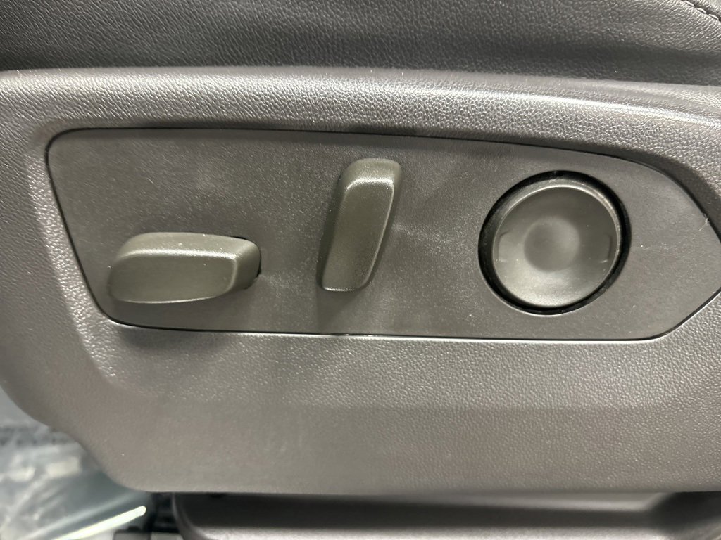 Used 2024 Chevrolet Silverado 1500 RST image 32