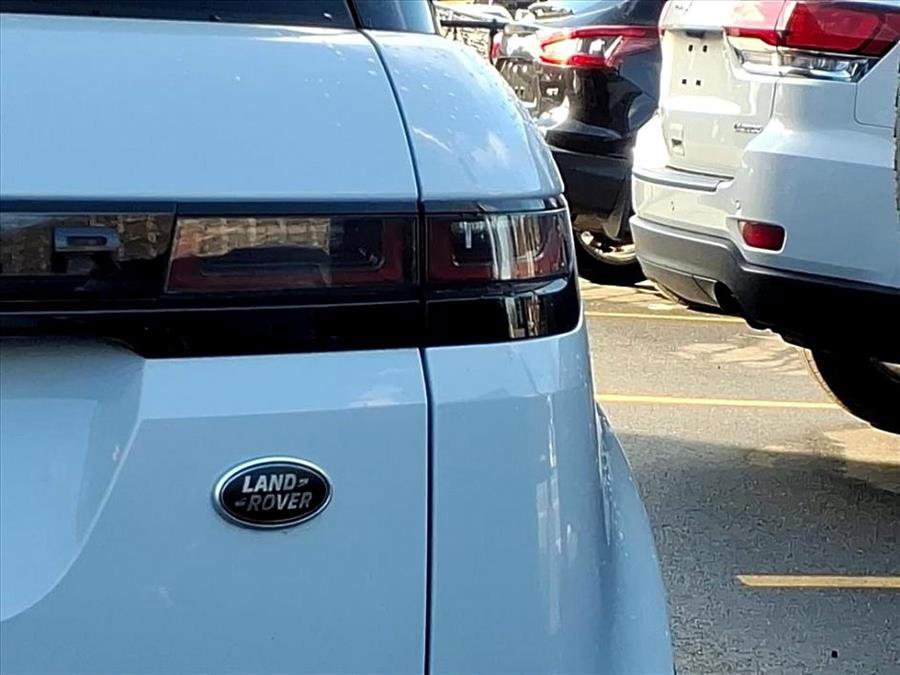 Used 2020 Land Rover Range Rover Evoque R-Dynamic SE image 13