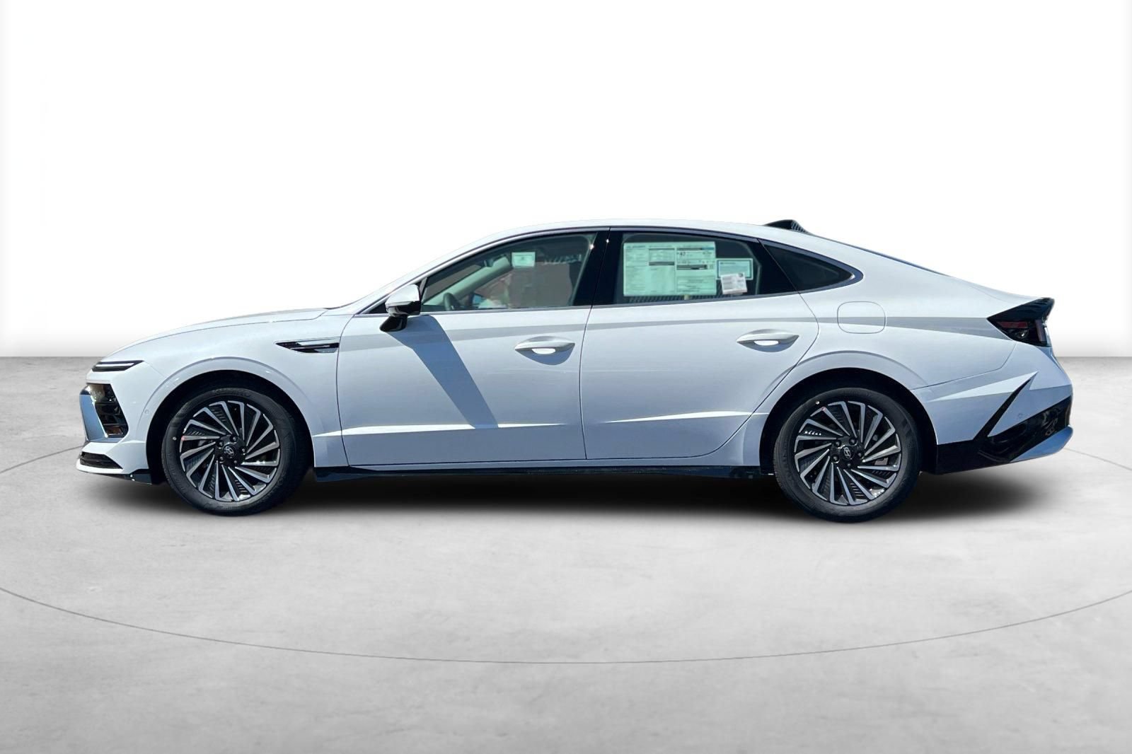 New 2026 Hyundai Sonata Limited FWD image 3