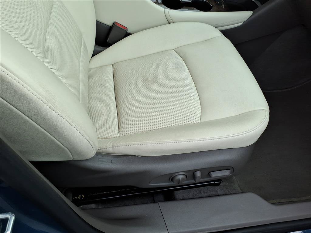 Used 2024 Chevrolet Malibu LT FWD image 15