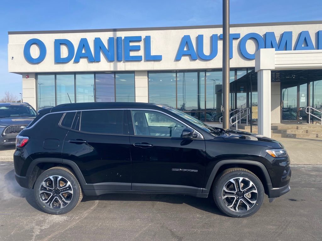Used 2022 Jeep Compass Limited image 2