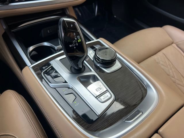 Used 2019 BMW 740i w/ Executive Package image 29