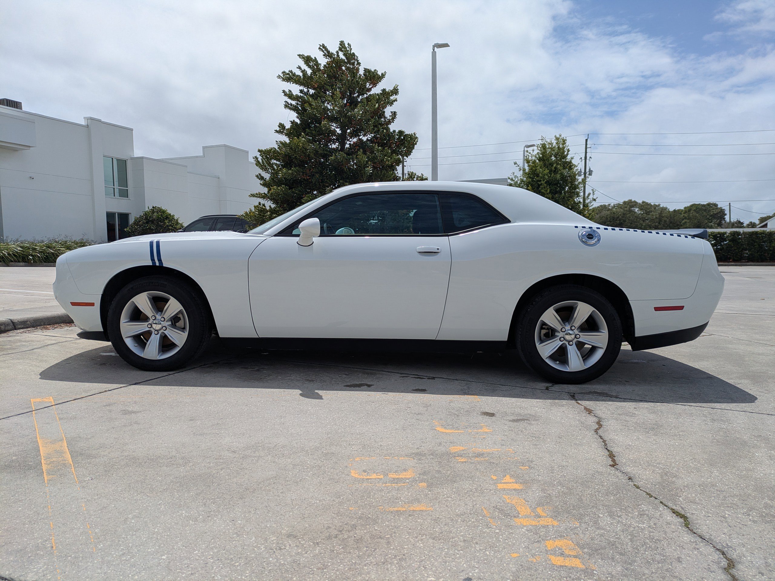 Used 2023 Dodge Challenger SXT image 7