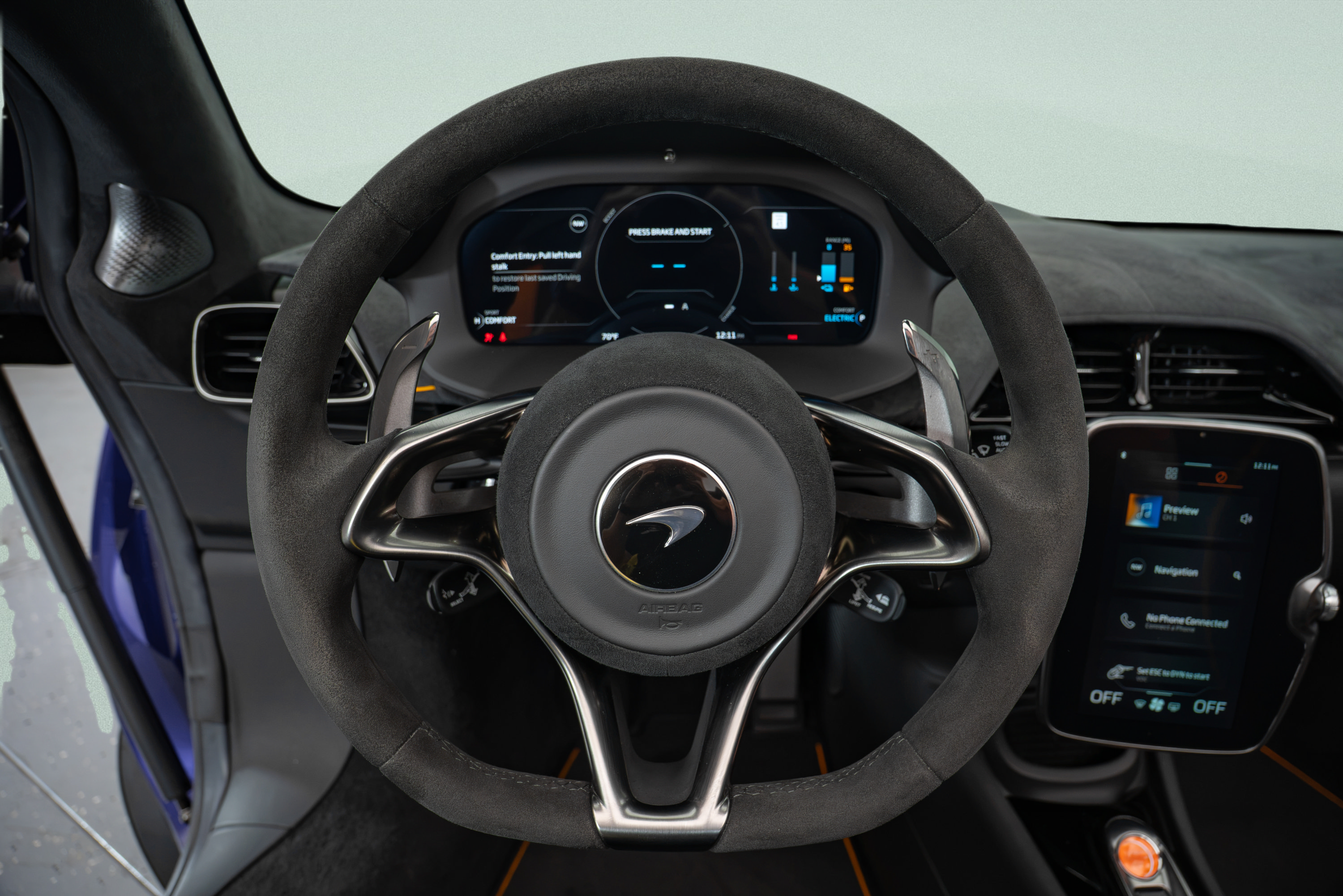 Used 2025 McLaren Artura Spider RWD image 13