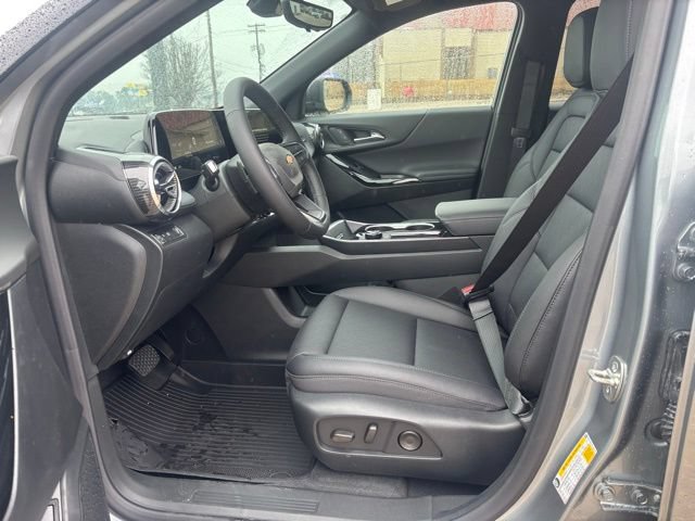 New 2026 Chevrolet Equinox LT w/ Convenience Package II FWD image 2