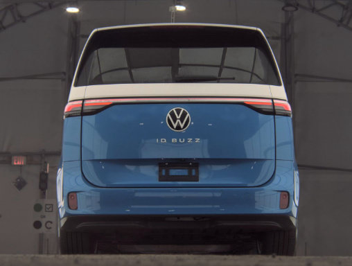 Used 2025 Volkswagen ID. Buzz Pro S Plus RWD image 13