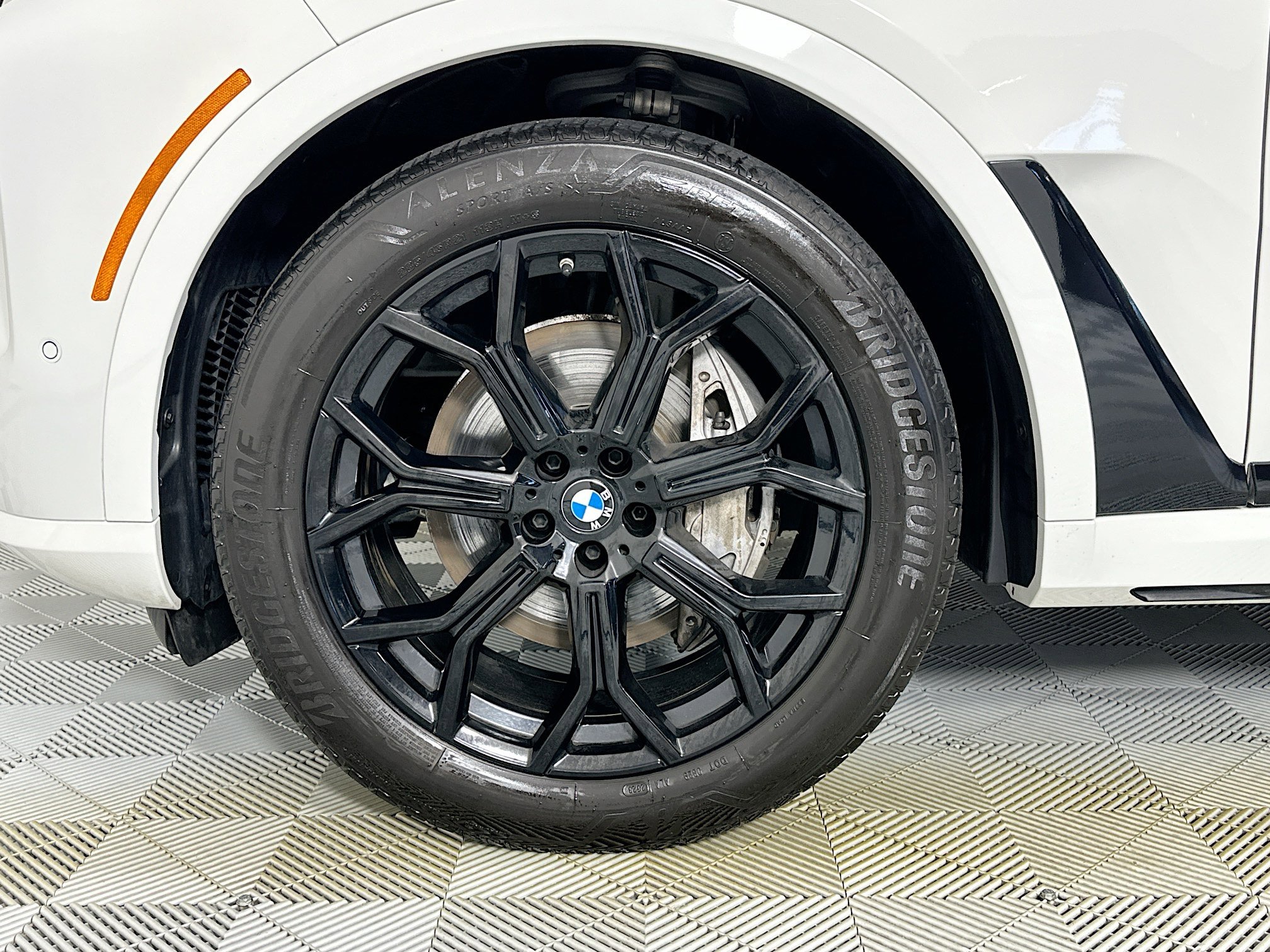 Used 2024 BMW X7 xDrive40i image 9