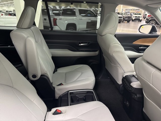 New 2026 Toyota Grand Highlander Platinum image 15