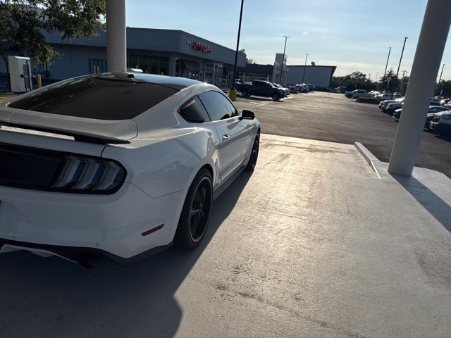 Used 2017 Ford Mustang GT Premium RWD image 3