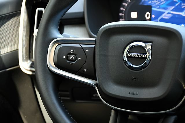 Certified 2026 Volvo XC40 B5 Plus AWD/4WD image 22